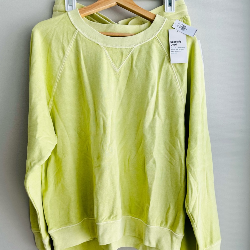OLD NAVY Sweatsuit NWT (size Large)